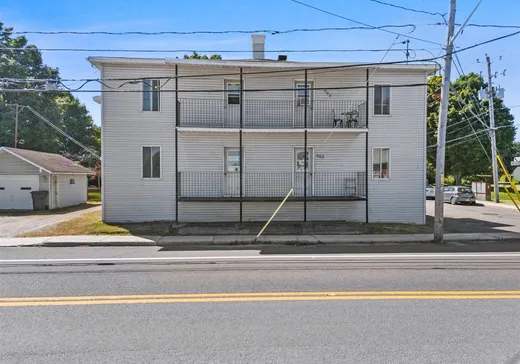 4-Plex à vendre - 895-905 Rue Daigneault, Acton Vale, J0H1A0
