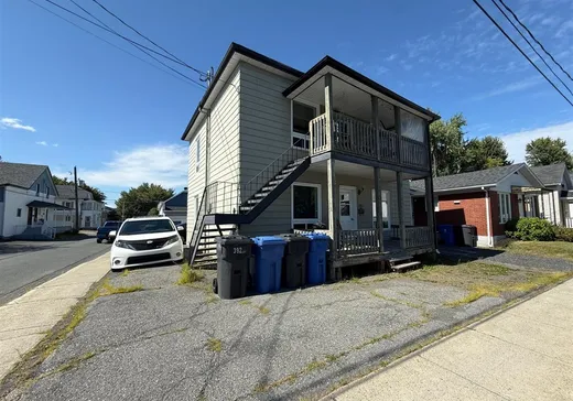Duplex for Sale - 390-392 22e Rue, Saint-Georges, G5Y 4M6