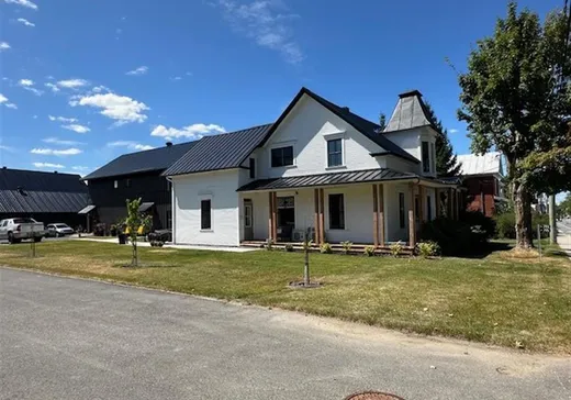 4-Plex à vendre - 793-795 Boul. des Bois-Francs S., Victoriaville, G6P 5W3