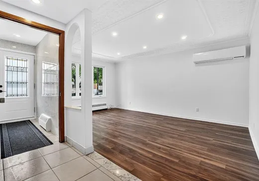 4-Plex à vendre - 8572-8576 Rue de Cluny, Montréal (Saint-Léonard), H1R 2X5