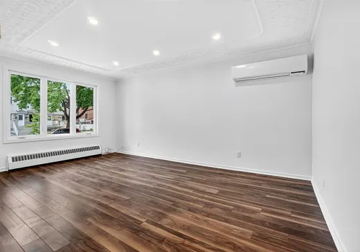 4-Plex à vendre - 8572-8576 Rue de Cluny, Montréal (Saint-Léonard), H1R 2X5