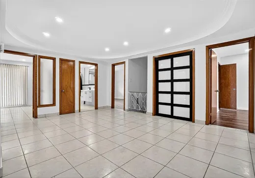 4-Plex à vendre - 8572-8576 Rue de Cluny, Montréal (Saint-Léonard), H1R 2X5