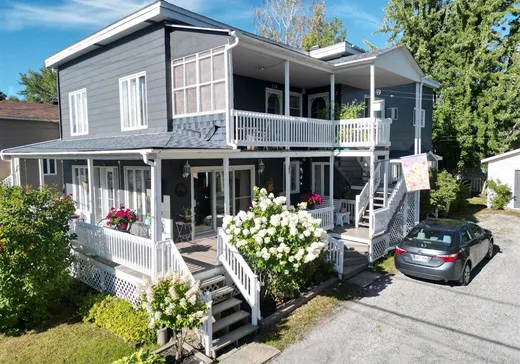 Triplex à vendre - 110-114 Rue de l'Hôtel-de-Ville, East Angus, J0B 1R0