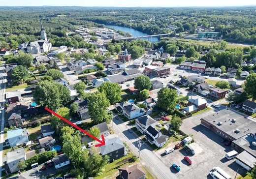 Triplex à vendre - 110-114 Rue de l'Hôtel-de-Ville, East Angus, J0B 1R0