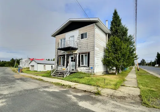 Duplex for Sale - 2 Av. du Chemin-de-Fer, Trécesson, J0Y 2S0