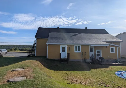 4-Plex à vendre - 421-425 Route 271 S., Saint-Ephrem-de-Beauce, G0M 1R0