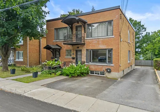 Triplex à vendre - 117-119 Rue St-Félix, Drummondville, J2C 1M8