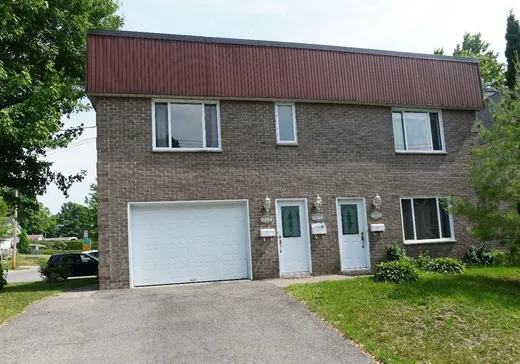 Triplex à vendre - 2890-2894 20e Rue, Laval (Laval-Ouest), H7R 5S7