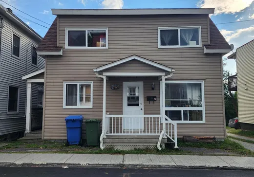Duplex for Sale - 77-77A 2e Avenue, Windsor, J1S 1Z2