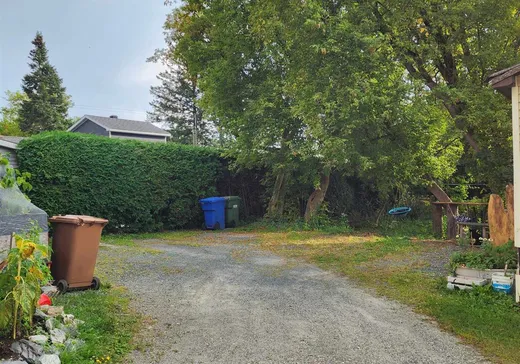 Duplex for Sale - 77-77A 2e Avenue, Windsor, J1S 1Z2