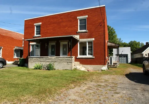 Duplex for sale - 37-37B Rue Lacharité, St-Francois-Du-Lac, J0G1M0