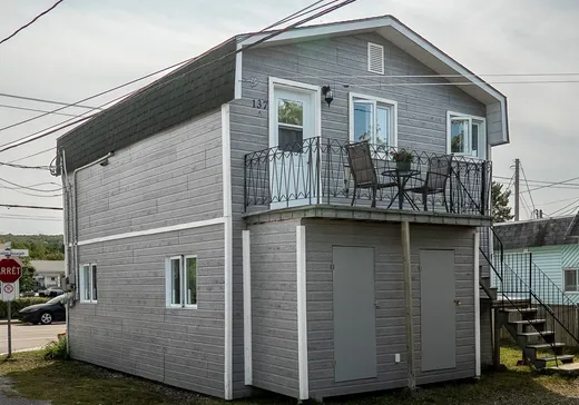 Duplex à vendre - 137-137A Rue St-Joseph, Mont-Laurier, J0W 1H0