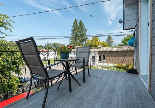 Duplex à vendre - 137-137A Rue St-Joseph, Mont-Laurier, J0W 1H0