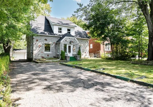Duplex à vendre - 926-926A Boul. Mercure, Drummondville, J2B3K4