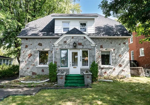 Duplex à vendre - 926-926A Boul. Mercure, Drummondville, J2B 3K4