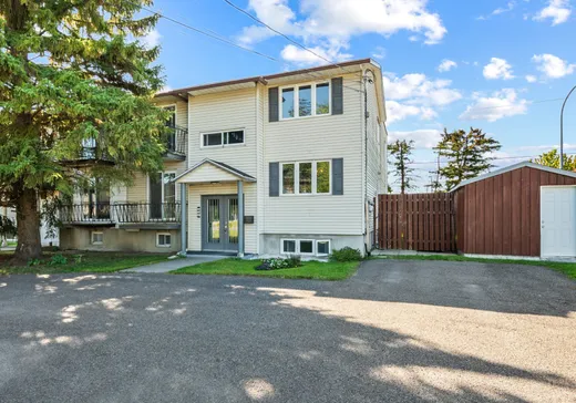 Triplex à vendre - 990-994 Rue Briand, Chambly, J3L2T2