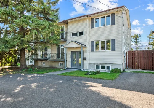 Triplex à vendre - 990-994 Rue Briand, Chambly, J3L 2T2