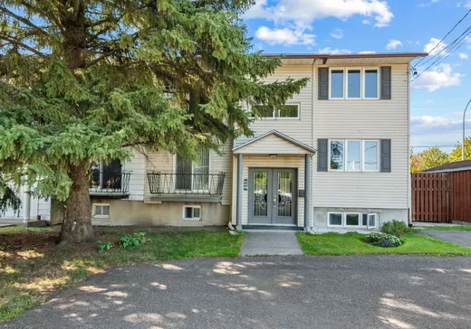 Triplex à vendre - 990-994 Rue Briand, Chambly, J3L 2T2