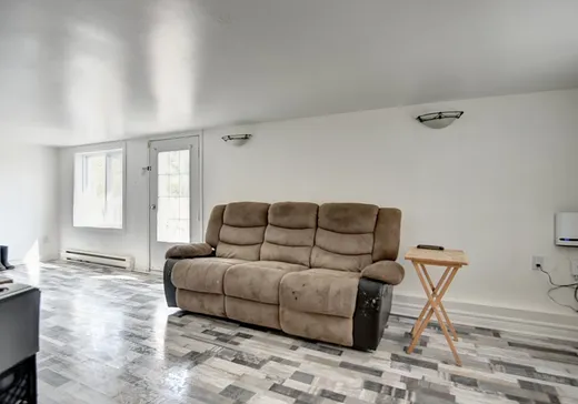 Triplex for Sale - 878-882 Rue de l'Église, St-Jean-De-Matha, J0K 1Y0