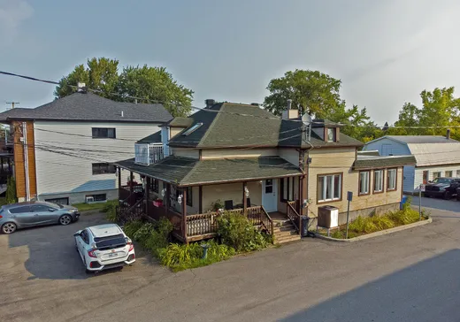 Duplex for Sale - 356-356A Rue Notre-Dame, Charlemagne, J5Z 1J2