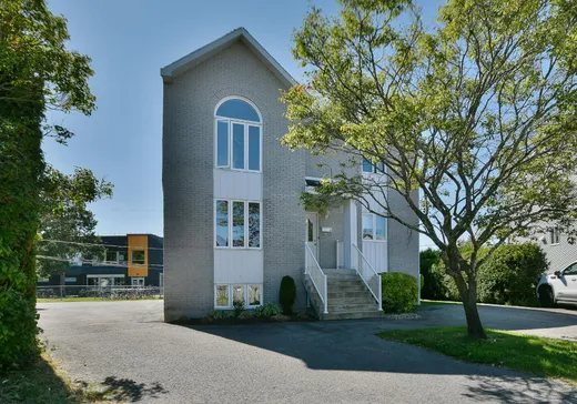 Triplex à vendre - 2-6 Rue de l'Herboriste, Blainville, J7C3T9