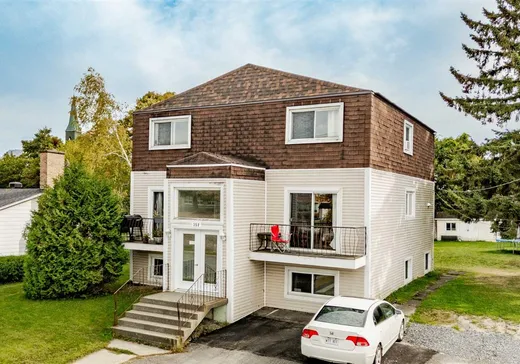 Triplex for Sale - 352 Rue St-Paul E., Coaticook, J1A 1G1