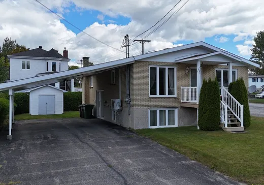 5-Plex for Sale - 229-231 9e Avenue, Val des Sources, J1T 1T1
