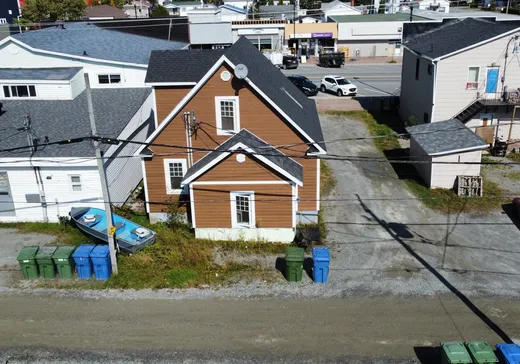 Duplex à vendre - 733A-733B Rue Royale, Amos, J0Y1Z0