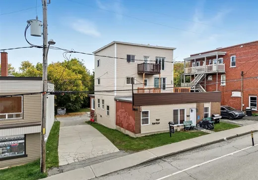 4-Plex à vendre - 880-886 Rue Belvédère S., Les Nations, J1H4C2