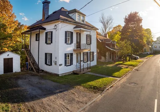 Duplex à vendre - 6514-6516 Av. Royale, L'Ange-Gardien, G0A 2K0