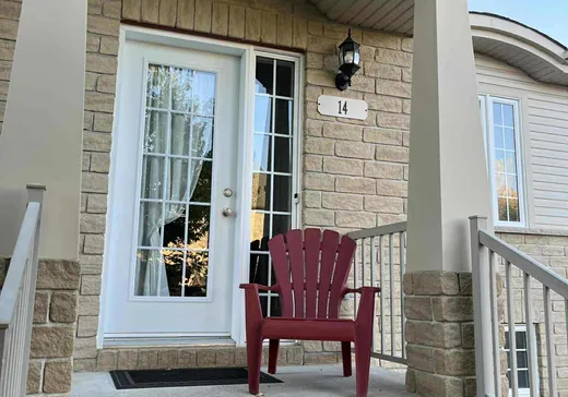Duplex à vendre - 14-14A Rue Gérald-Thiboutôt, Blainville, J7C 0G4