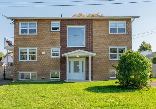 Triplex for sale - 12 Rue Belair, Saint-Jean-sur-Richelieu, J2W1C1