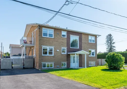 Triplex à vendre - 12 Rue Belair, Saint-Jean-sur-Richelieu, J2W 1C1