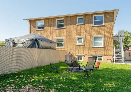 Triplex à vendre - 12 Rue Belair, Saint-Jean-sur-Richelieu, J2W 1C1