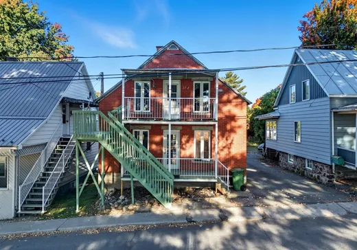 Duplex à vendre - 33-33A Rue de l'Académie, Victoriaville, G6P3M1