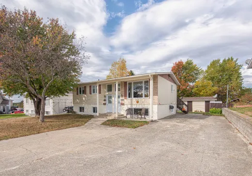 Duplex à vendre - 1544-1548 Rue Latulippe, Val-d'Or, J9P5L4