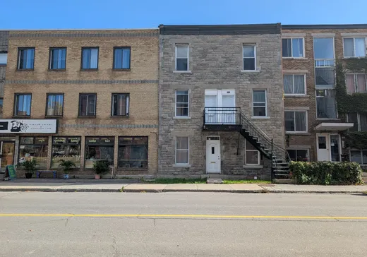 Triplex à vendre - 3134-3138 Rue Ontario E., Montréal (Centreville), H1W1N8