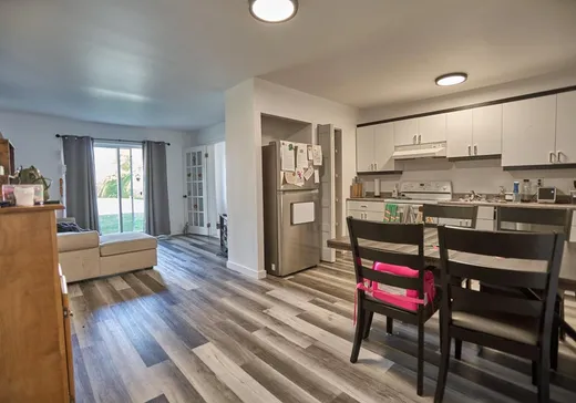 4-Plex à vendre - 90-96 Rue Martin, Cookshire-Eaton, J0B 1M0