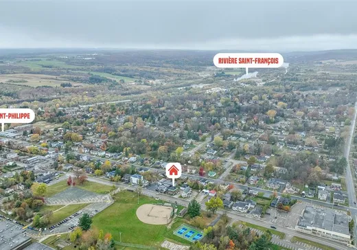 Duplex for Sale - 255-257 Rue St-Georges, Windsor, J1S 1K3