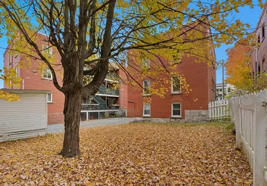 Triplex à vendre - 1023-1027 Rue St-Louis, Sherbrooke, J1H 4N9