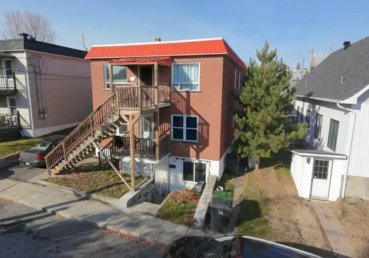 Triplex for Sale - 5-7 Rue Thibodeau, Sainte-Agathe-des-Monts, J8C 2L8