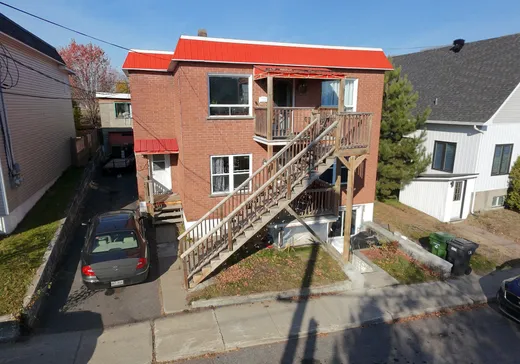 Triplex for Sale - 5-7 Rue Thibodeau, Sainte-Agathe-des-Monts, J8C 2L8