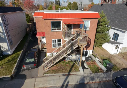 Triplex for Sale - 5-7 Rue Thibodeau, Sainte-Agathe-des-Monts, J8C 2L8
