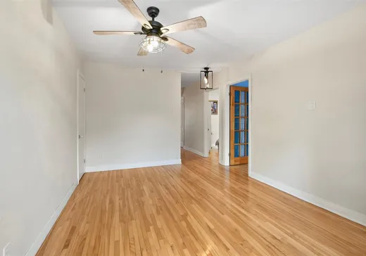 Duplex à vendre - 2375-2377 Rue St-Clément, Montréal (Centreville), H1V 3G4