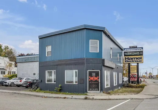 Triplex à vendre - 758 Boul. Wilfrid-Hamel, Ville de Québec, G1M 2R2