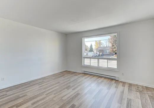Triplex à vendre - 32-36 Rue Mill, Howick, J0S 1G0