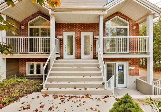 Triplex à vendre - 319-321 Rue Blainville E., Sainte-Thérèse, J7E 1N3