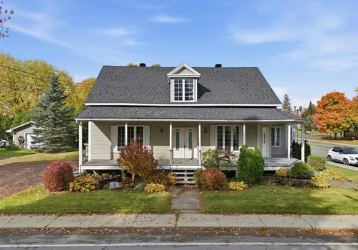 Duplex à vendre - 304-306 Rue Notre-Dame, St-Germain-De-Grantham, J0C1K0
