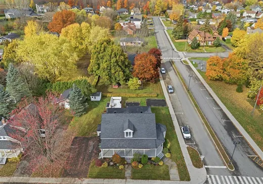 Duplex à vendre - 304-306 Rue Notre-Dame, St-Germain-De-Grantham, J0C 1K0