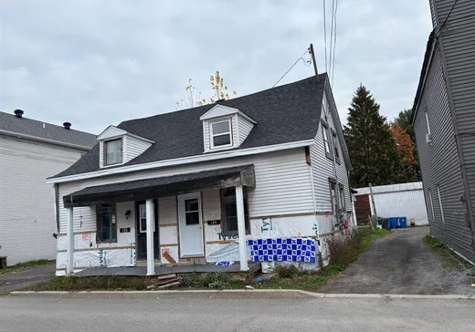 Triplex for Sale - 180-186 Rue D'Iberville, Berthierville, J0K 1A0